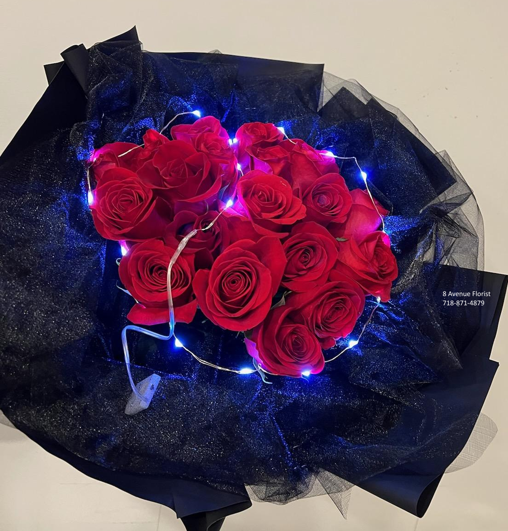 Arrangements 花束— 8 Avenue Florist